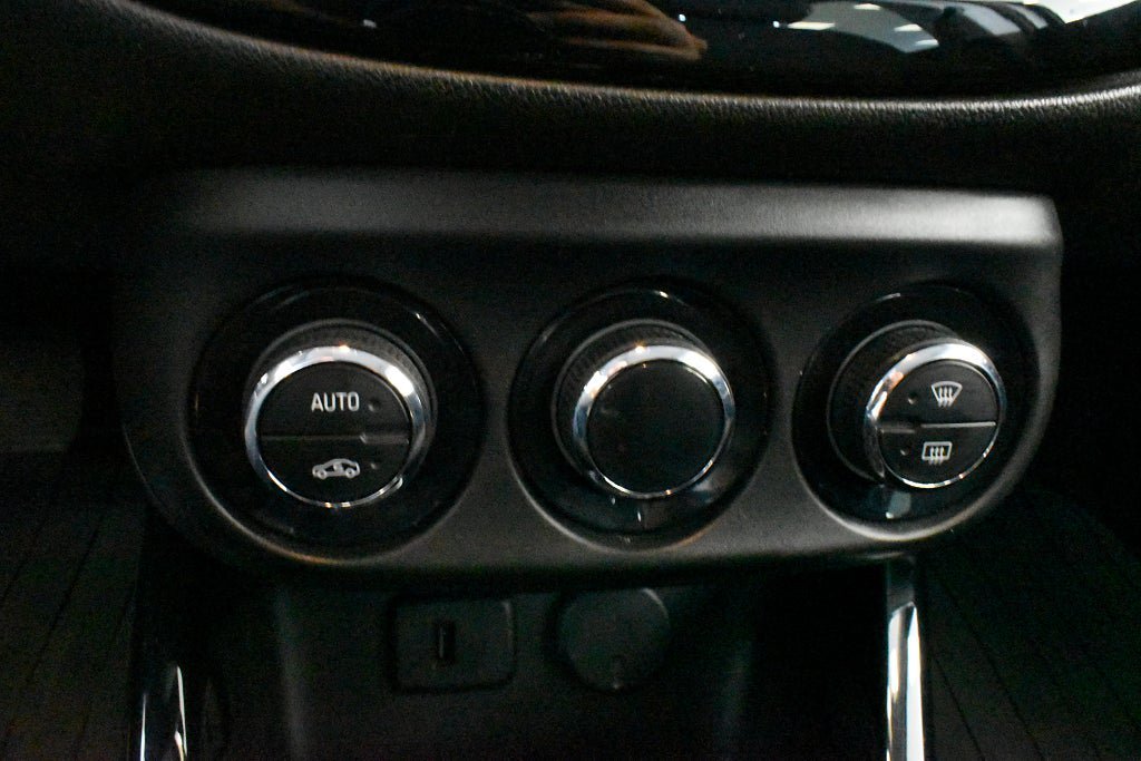 Vehicle Image 17