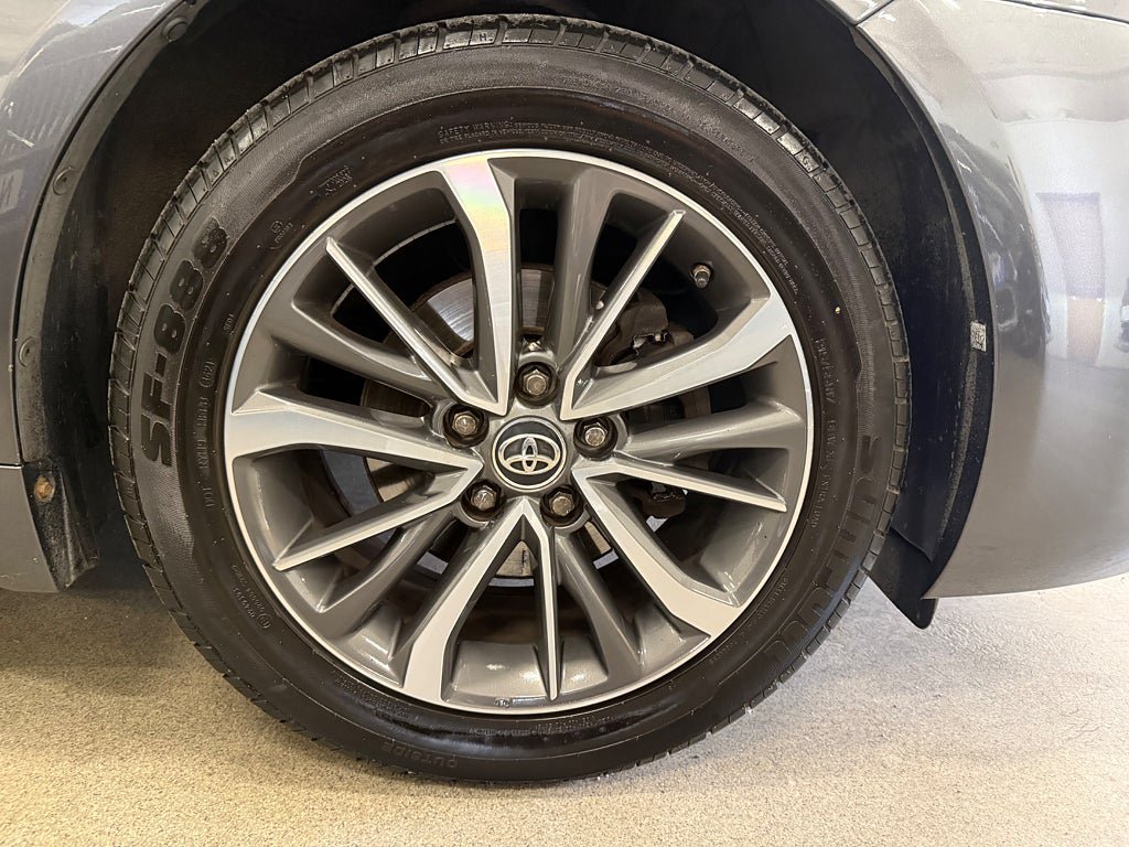 Vehicle Image 11