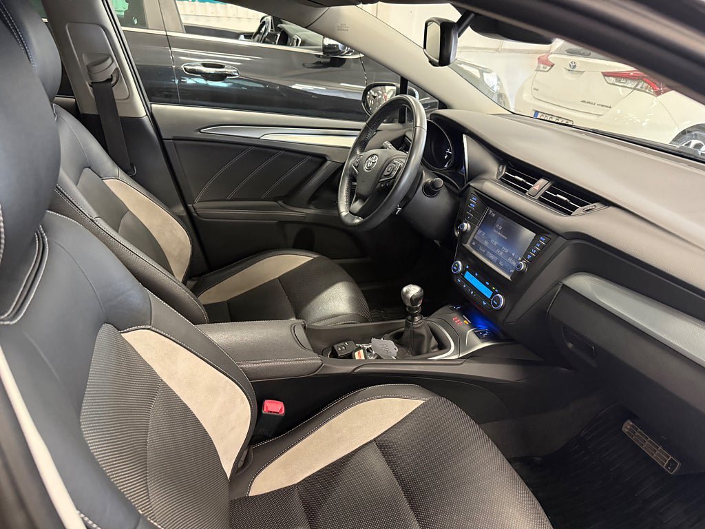 Vehicle Image 17