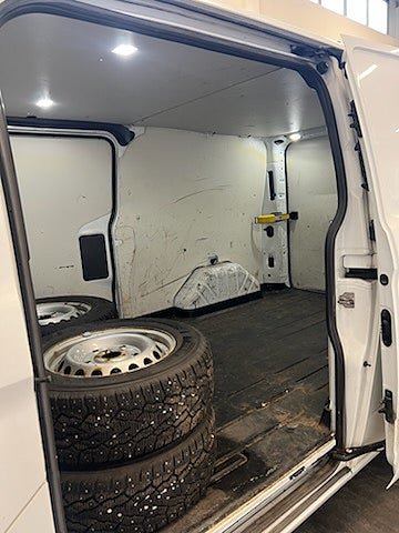 Vehicle Image 9