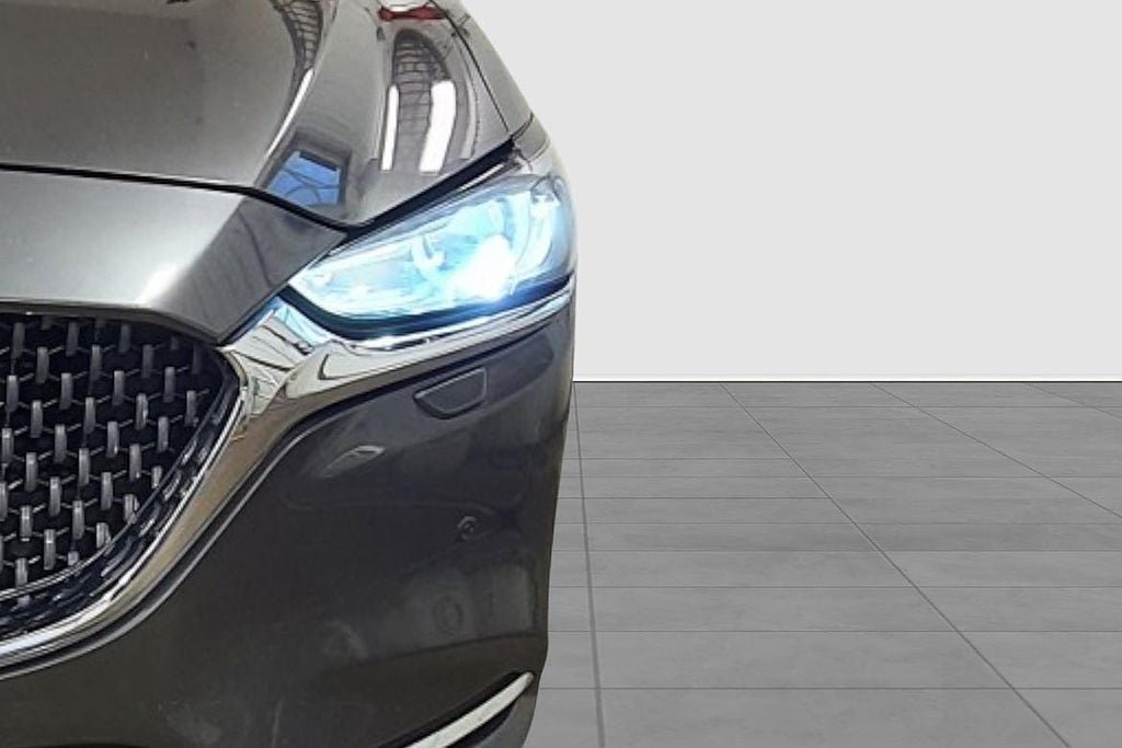 Vehicle Image 10