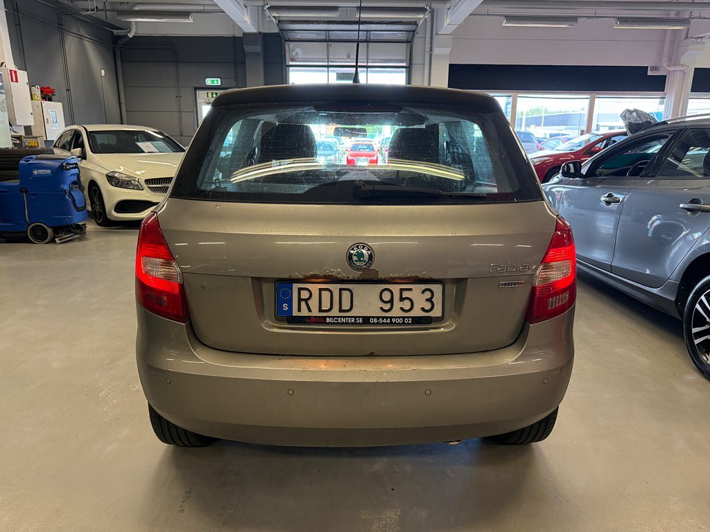 Vehicle Image 4