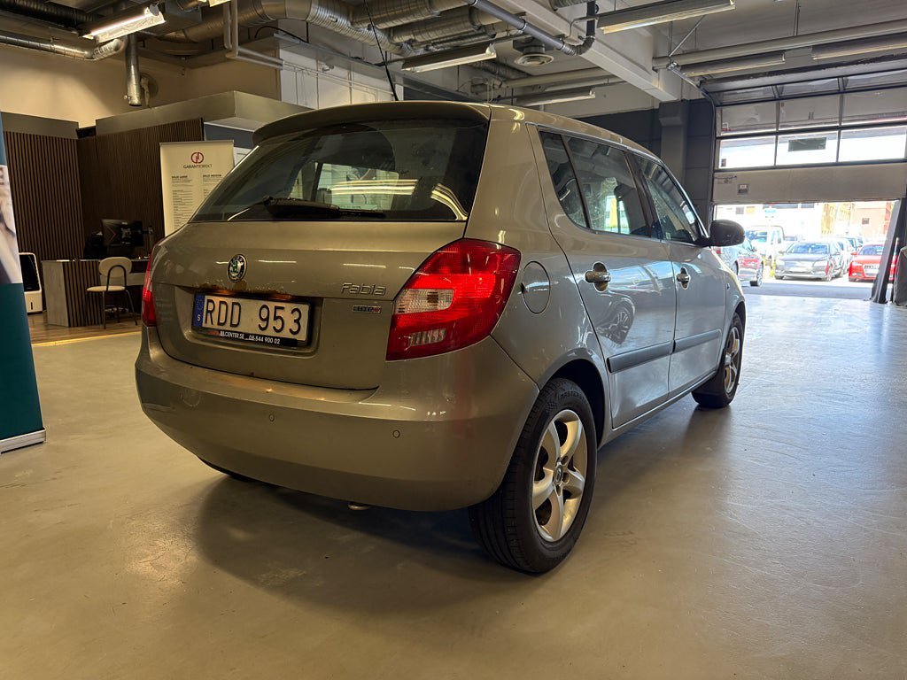 Vehicle Image 5