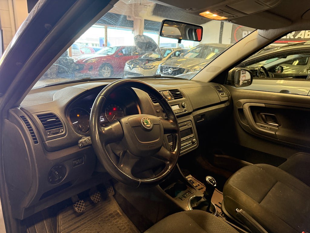 Vehicle Image 7