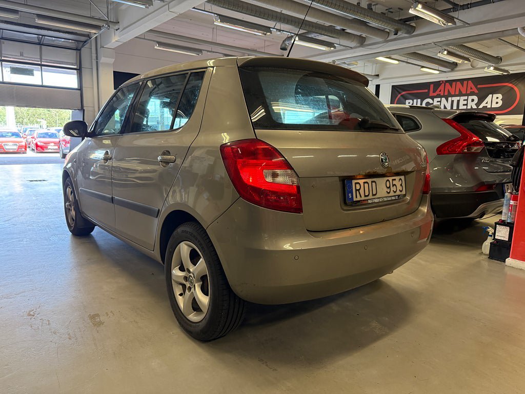 Vehicle Image 9