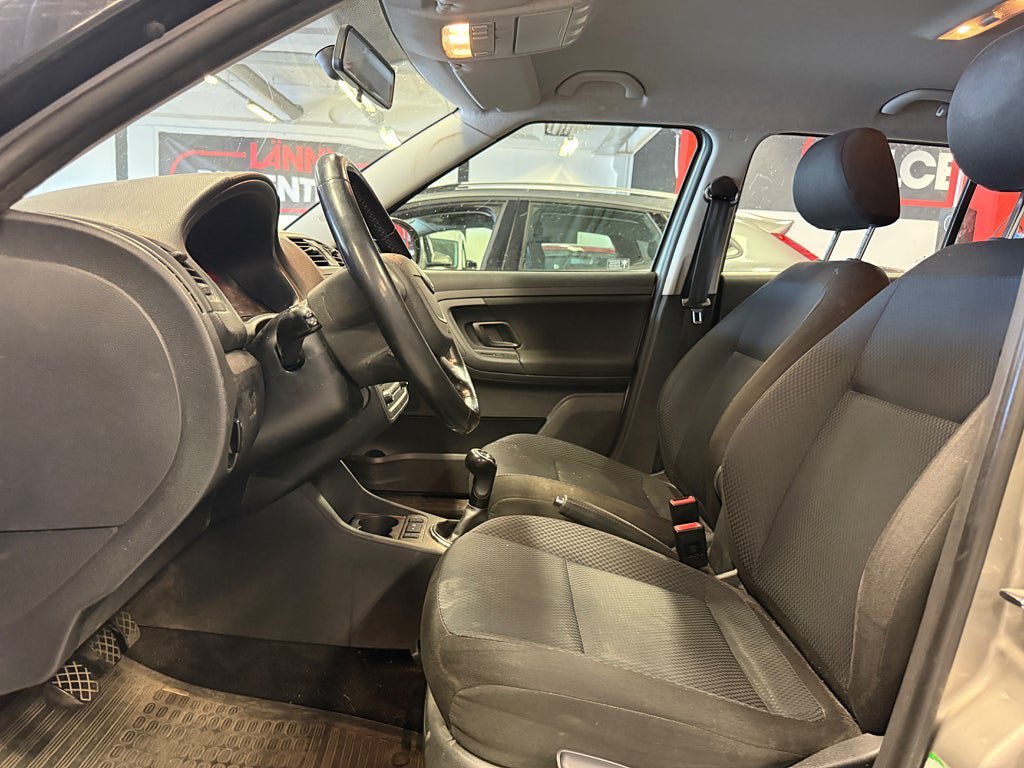 Vehicle Image 11