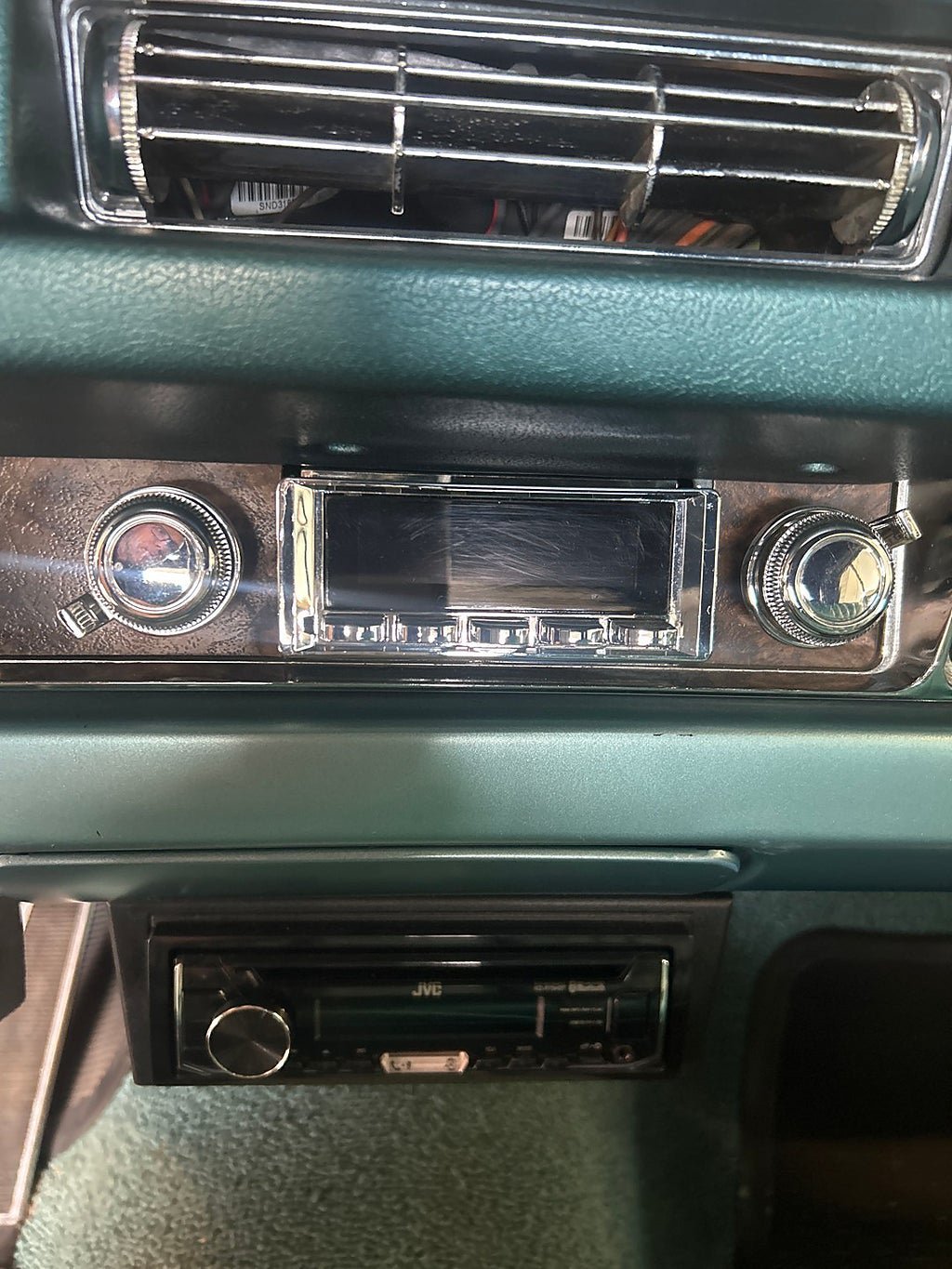 Vehicle Image 23