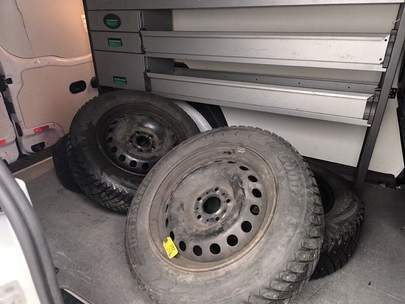 Vehicle Image 9