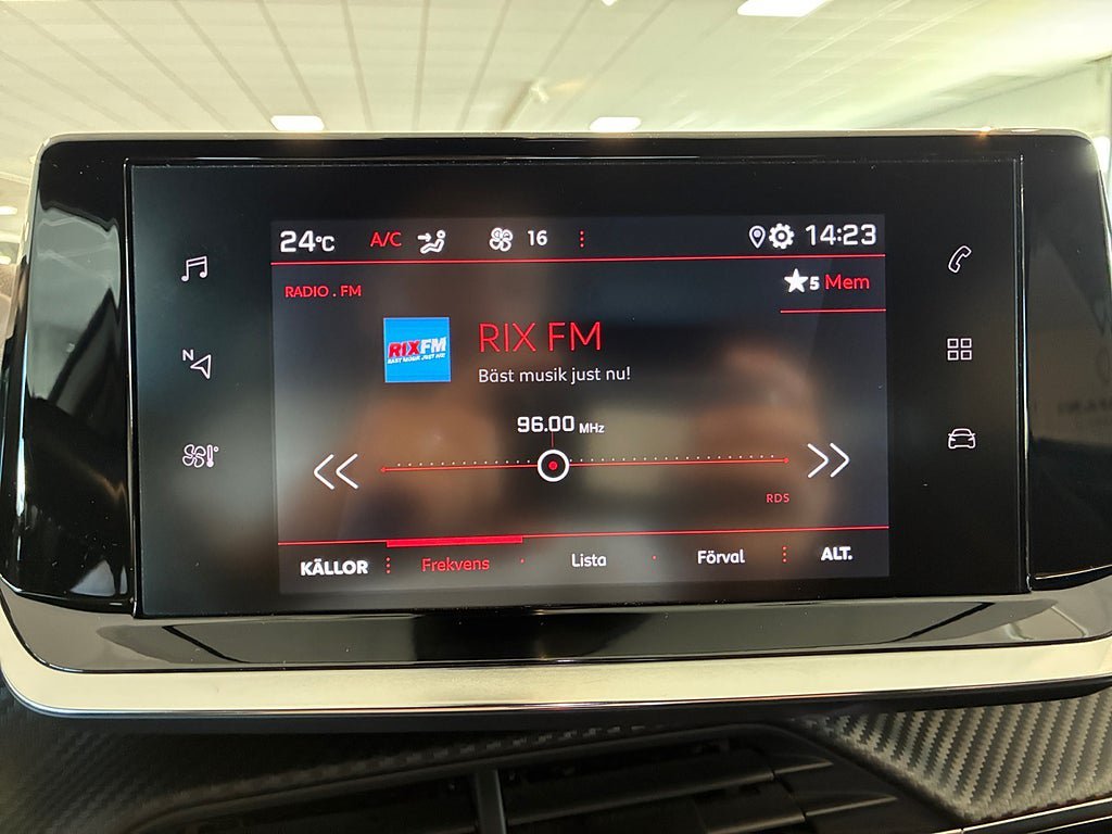Vehicle Image 14