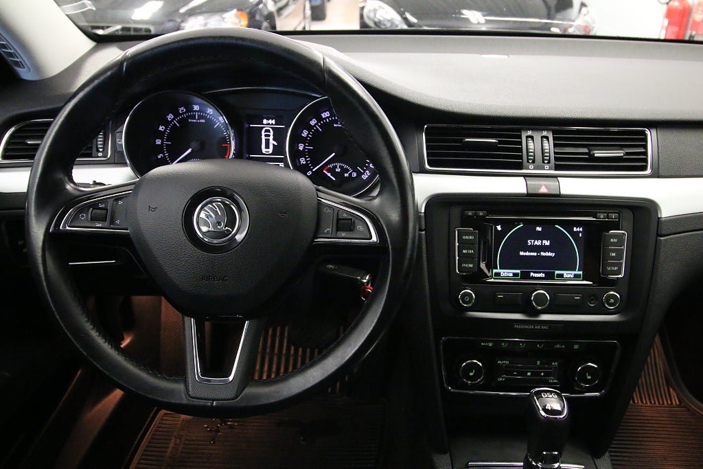 Vehicle Image 15