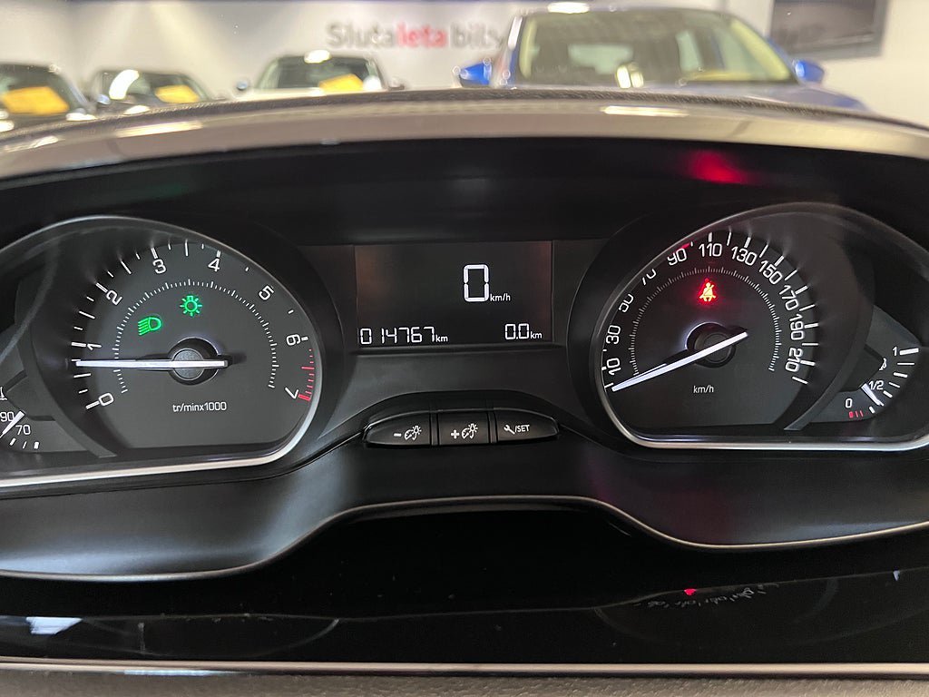 Vehicle Image 14