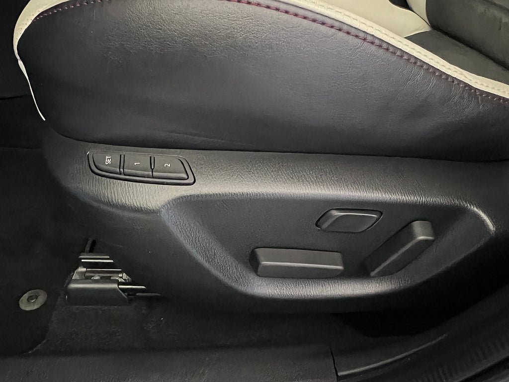 Vehicle Image 17