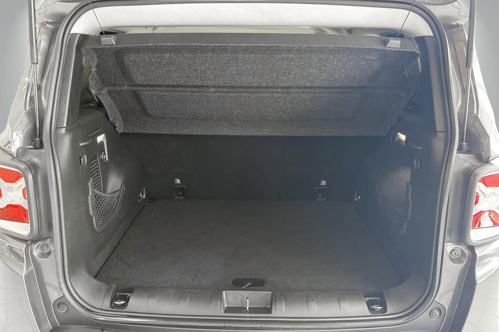 Vehicle Image 17