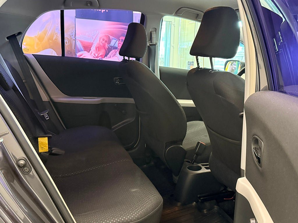 Vehicle Image 11