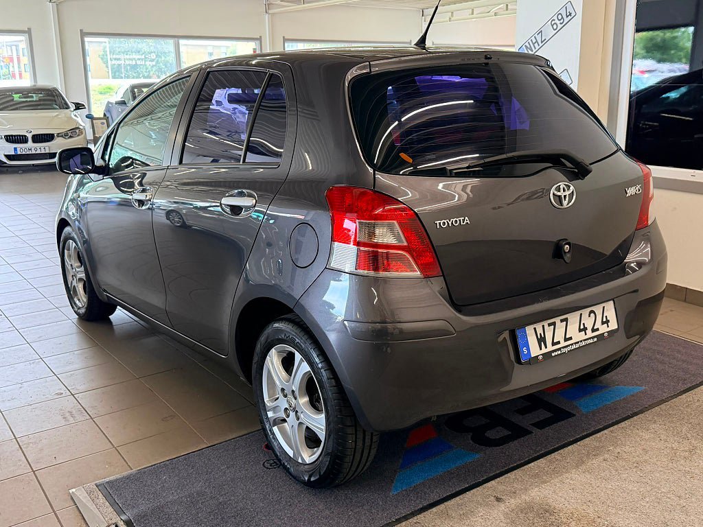 Vehicle Image 13