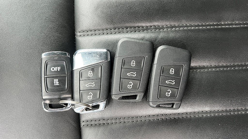Vehicle Image 26