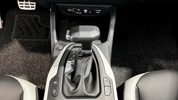 Vehicle Image 17