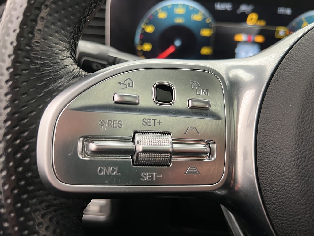 Vehicle Image 29