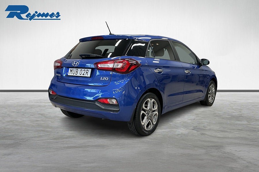 Vehicle Image 16