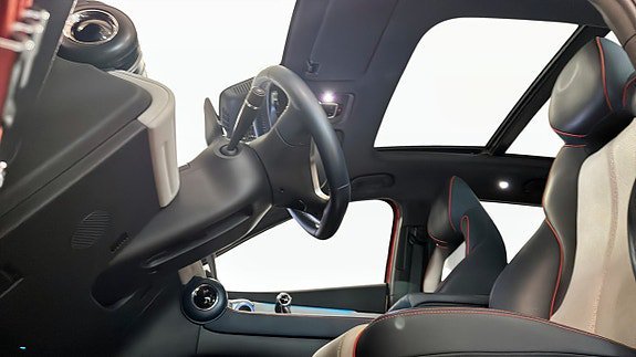 Vehicle Image 13