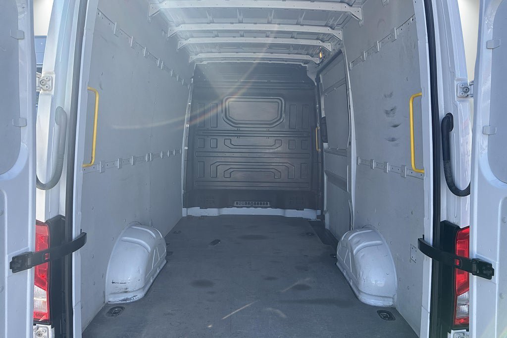 Vehicle Image 17