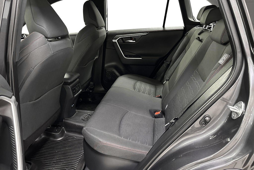 Vehicle Image 18