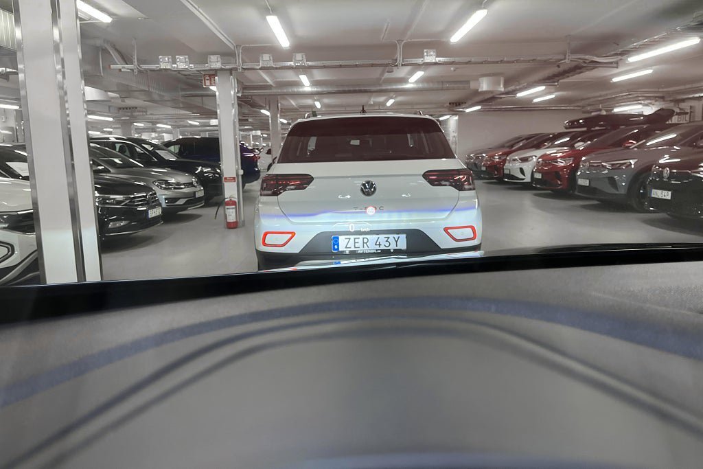 Vehicle Image 25