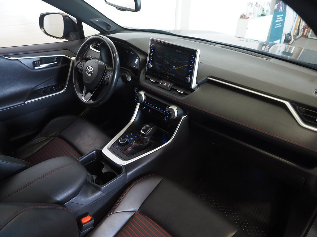 Vehicle Image 9