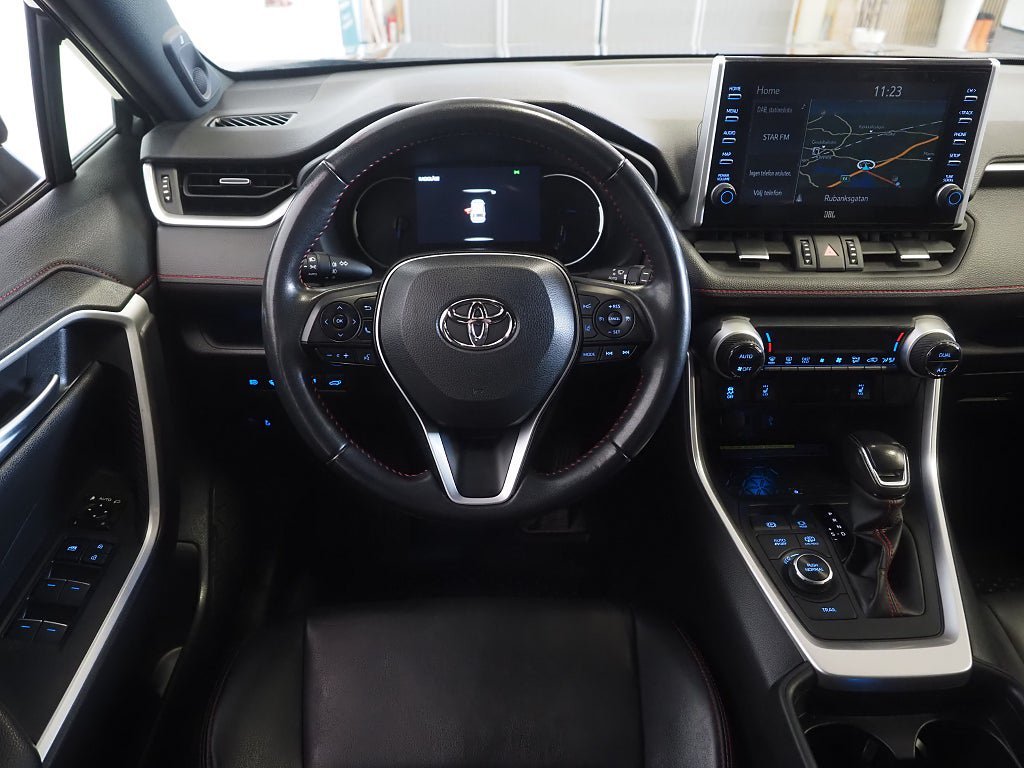Vehicle Image 17