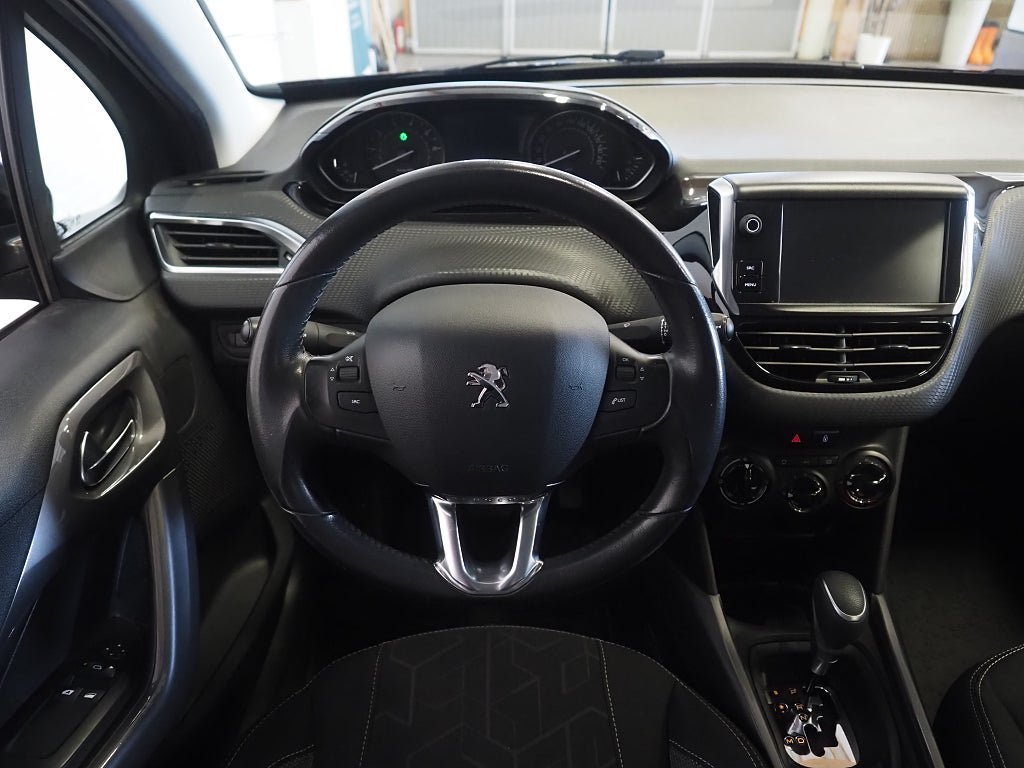 Vehicle Image 17
