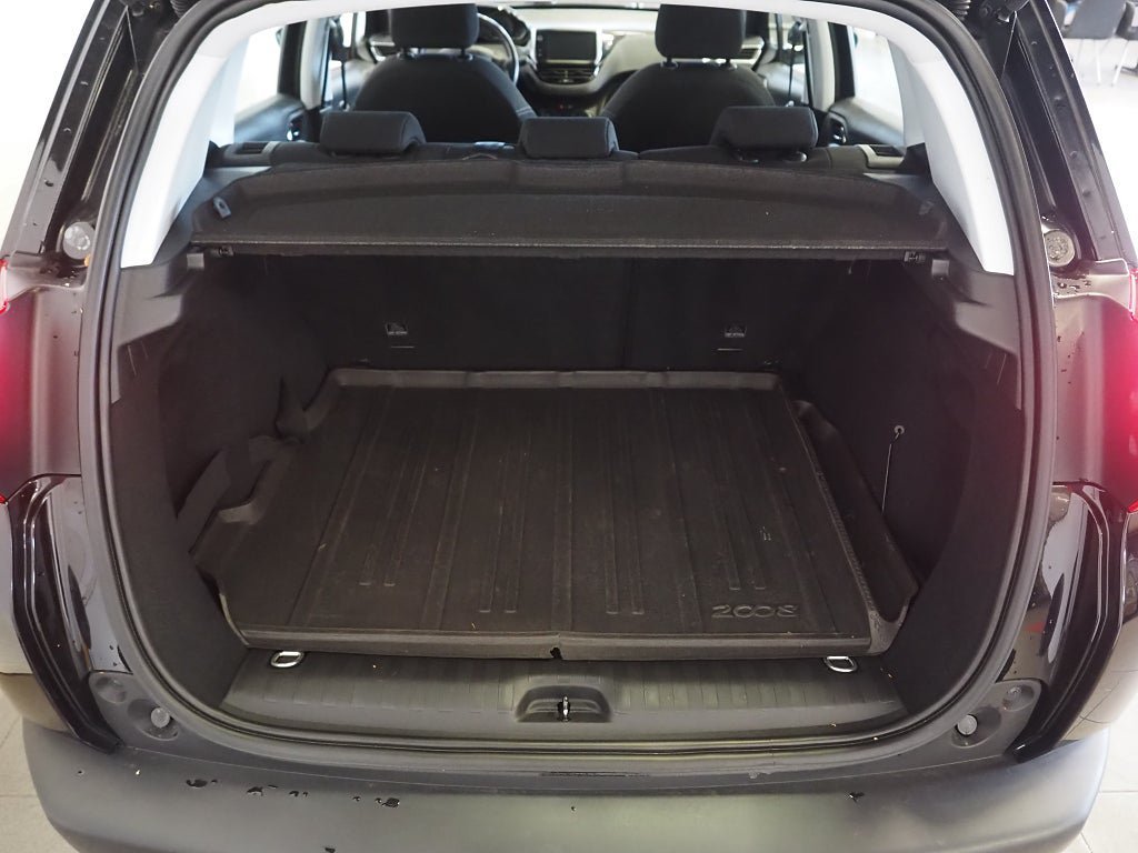 Vehicle Image 23