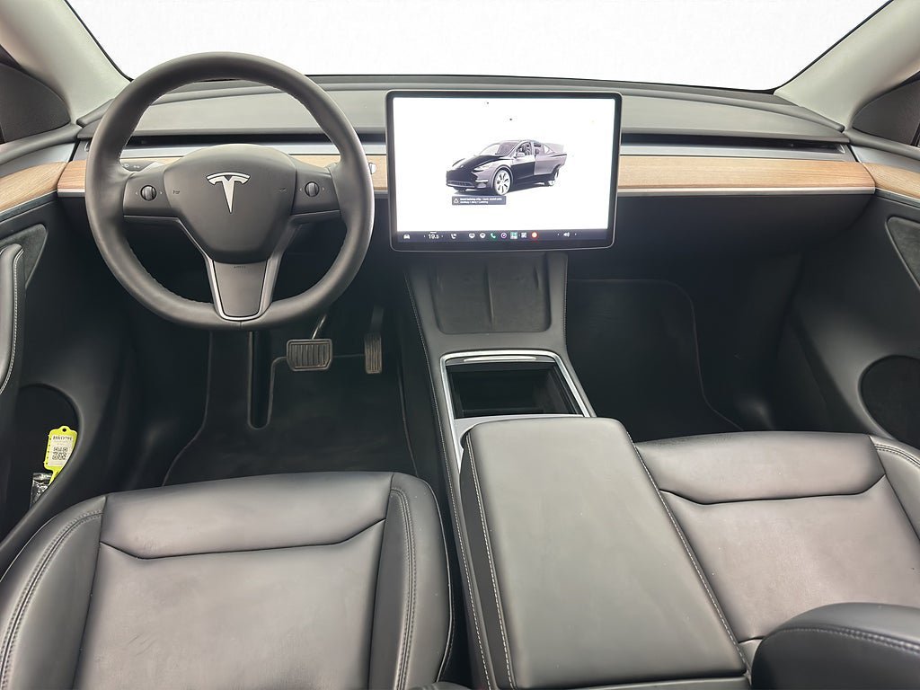 Vehicle Image 16