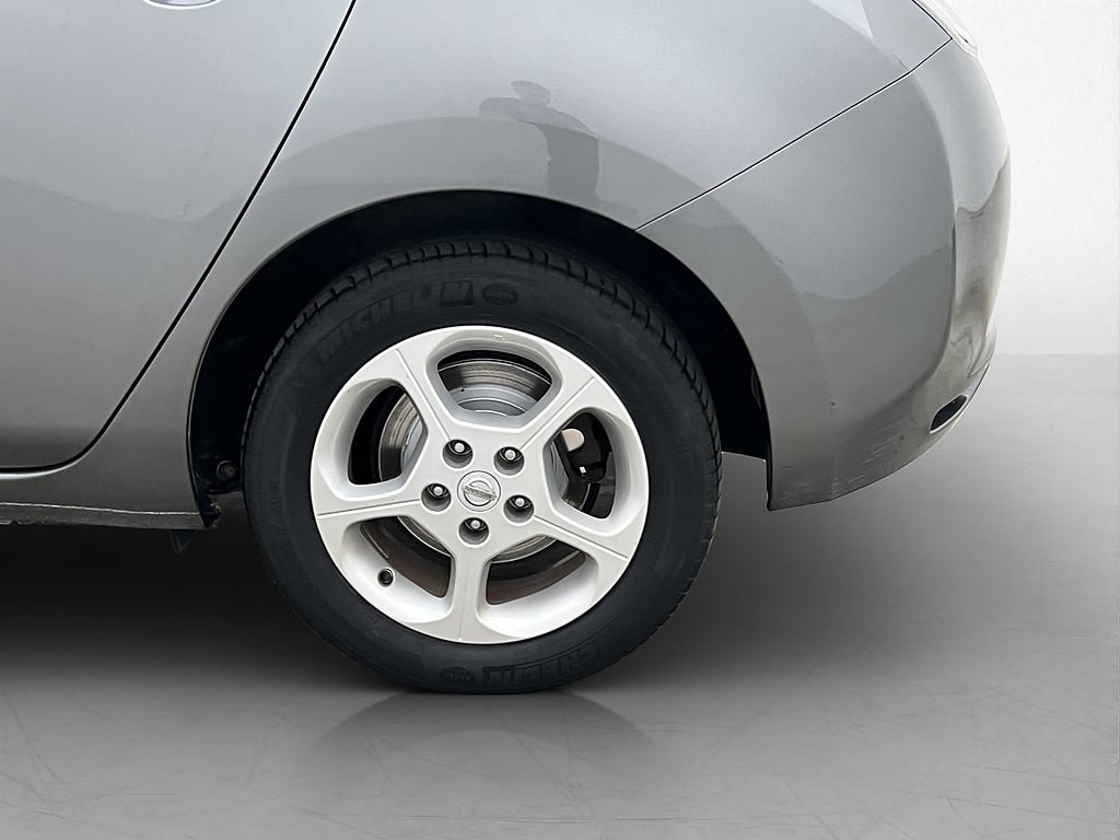 Vehicle Image 30