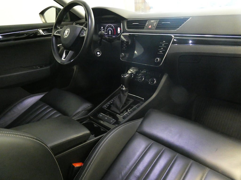 Vehicle Image 15
