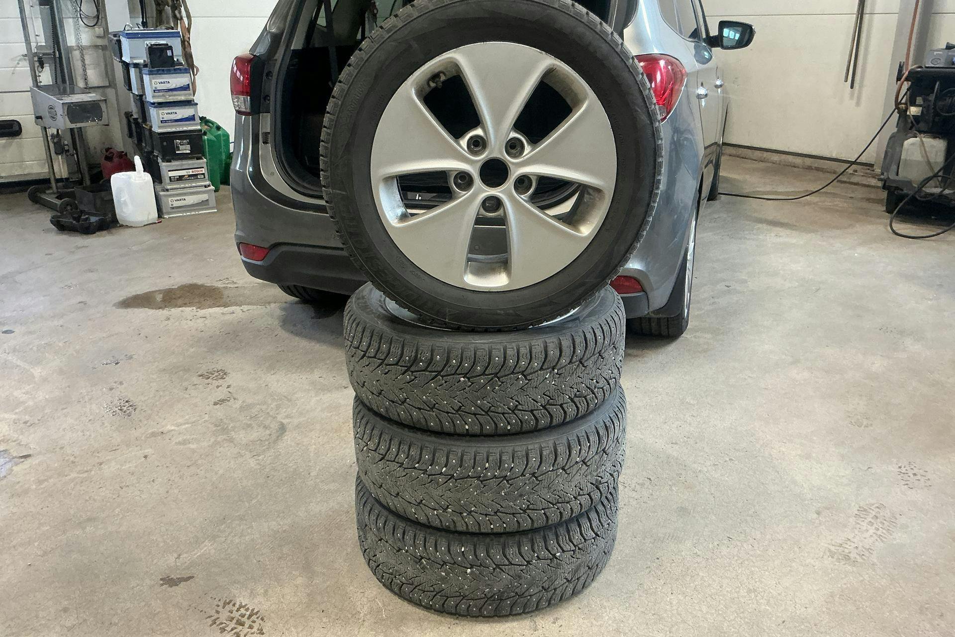 Vehicle Image 16