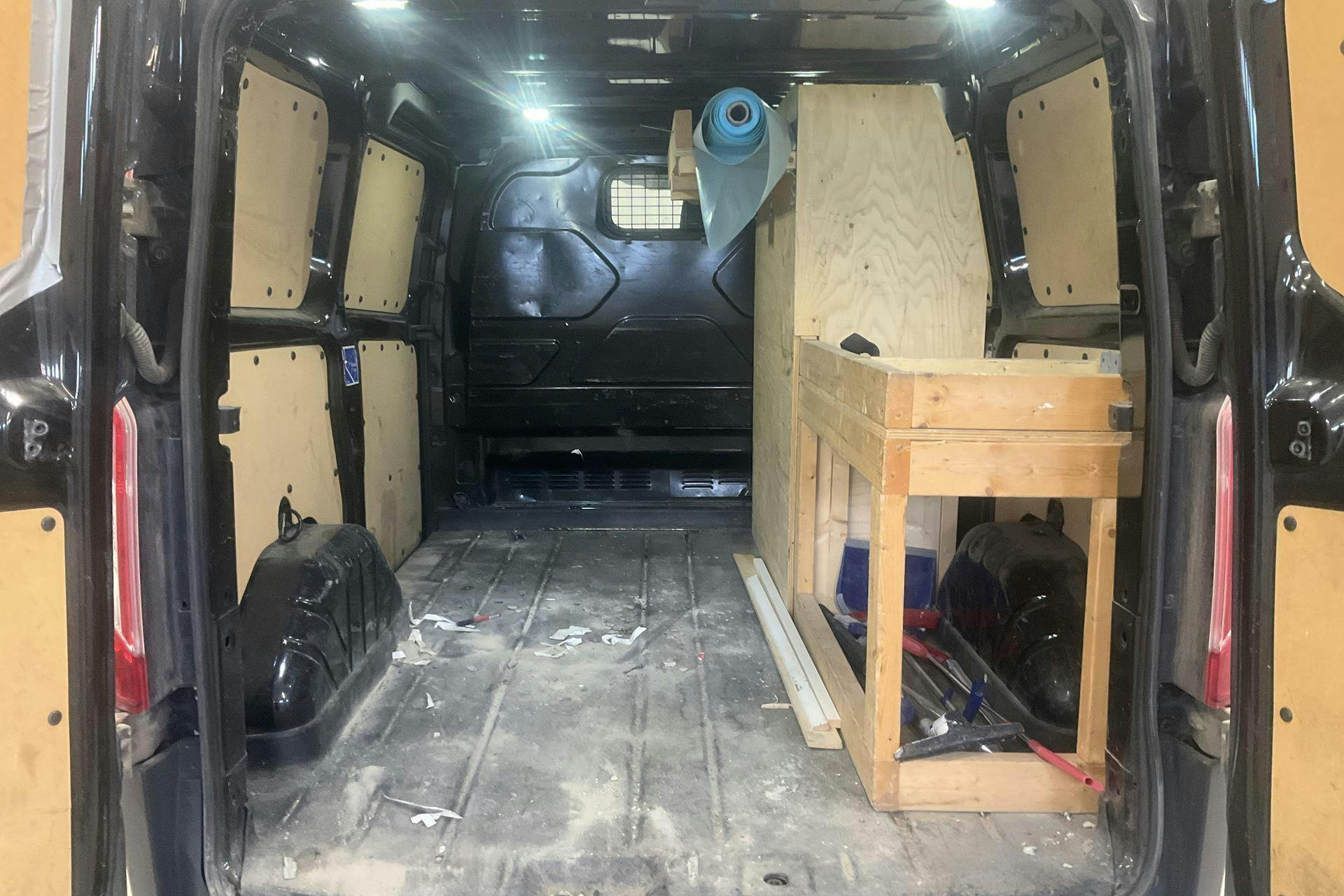 Vehicle Image 9