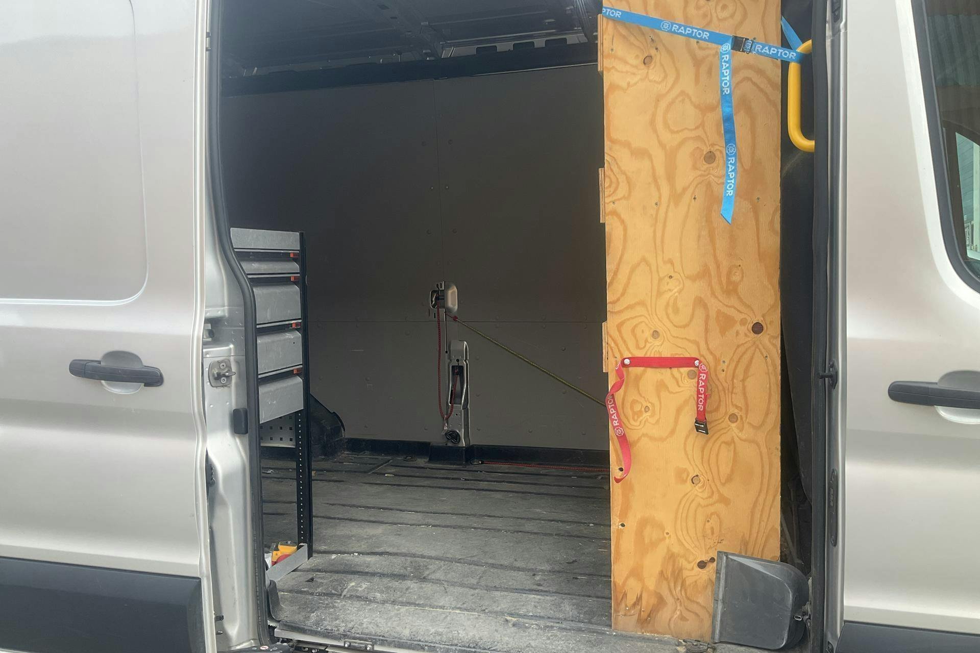 Vehicle Image 8