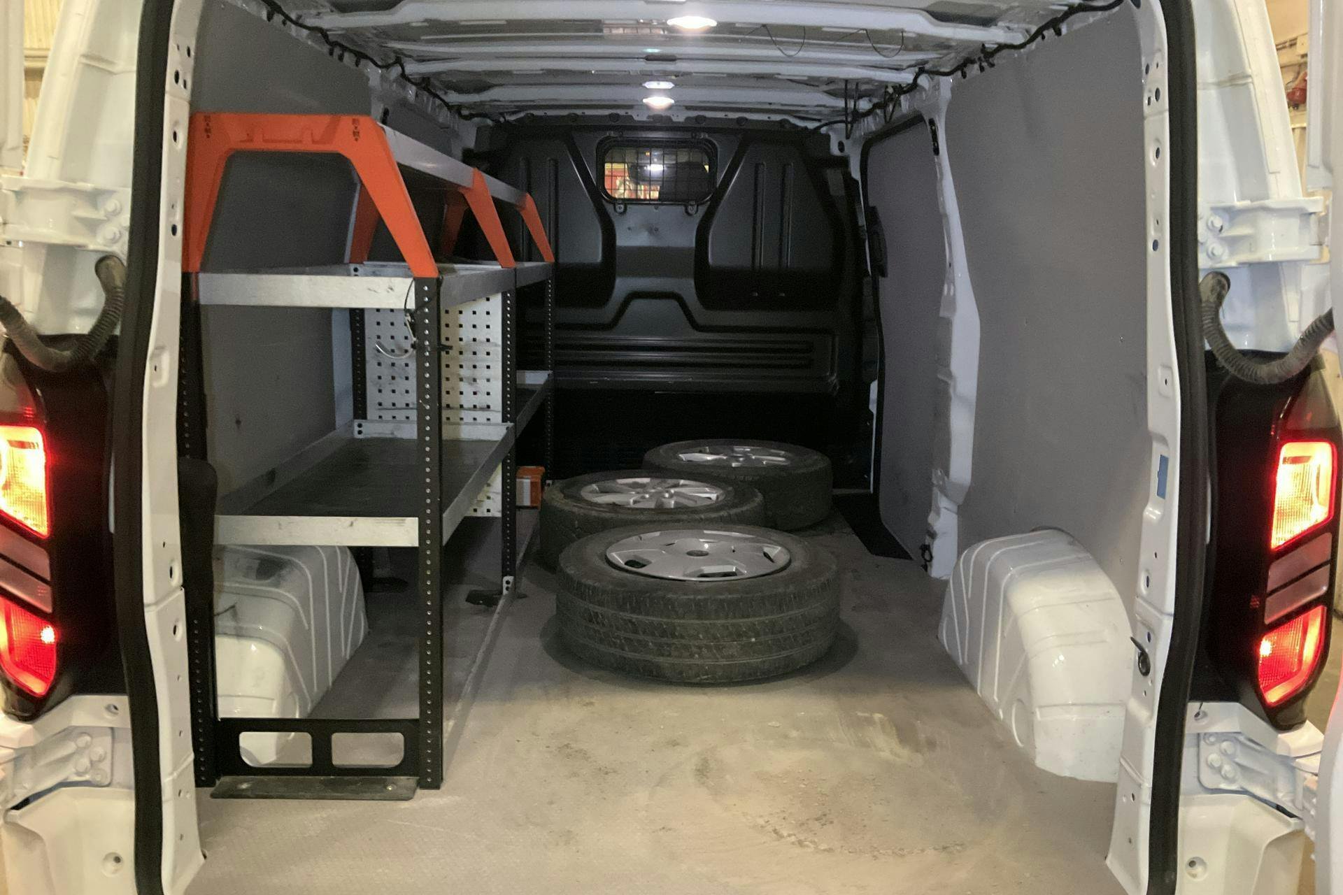 Vehicle Image 10