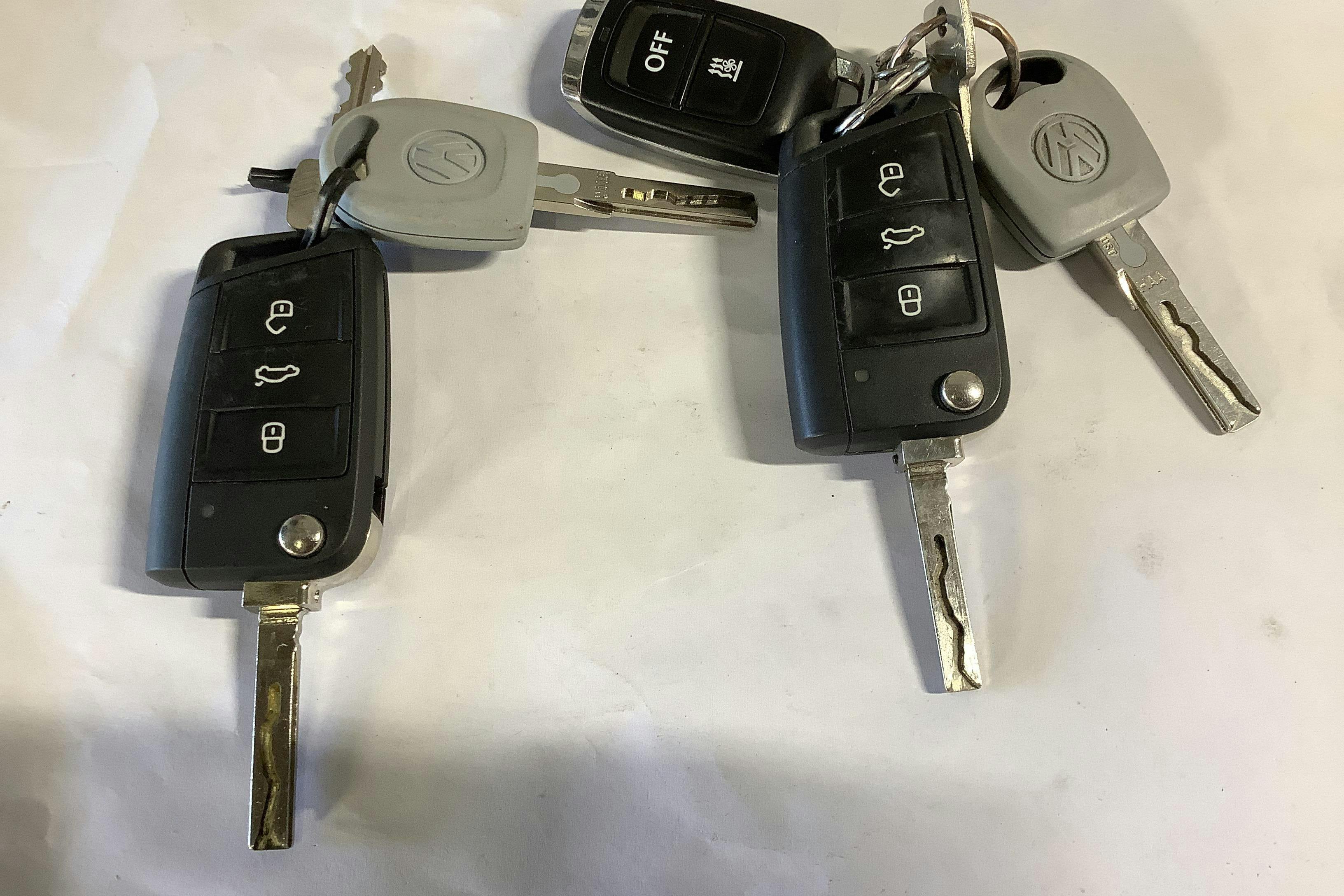 Vehicle Image 16