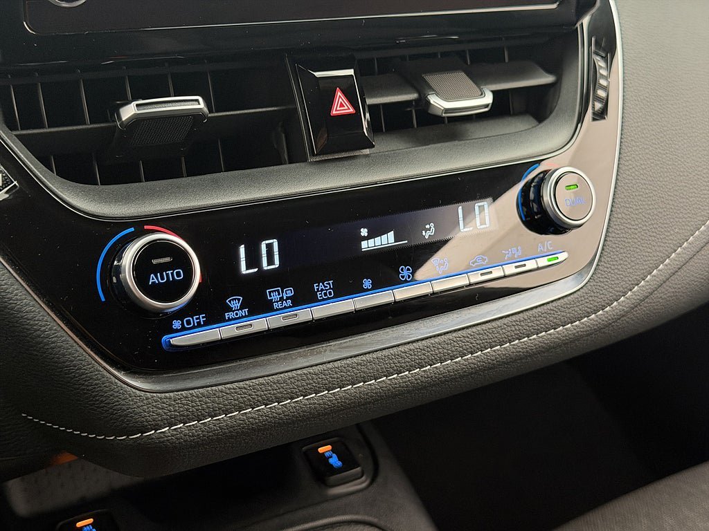 Vehicle Image 24