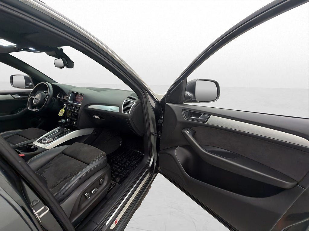 Vehicle Image 26