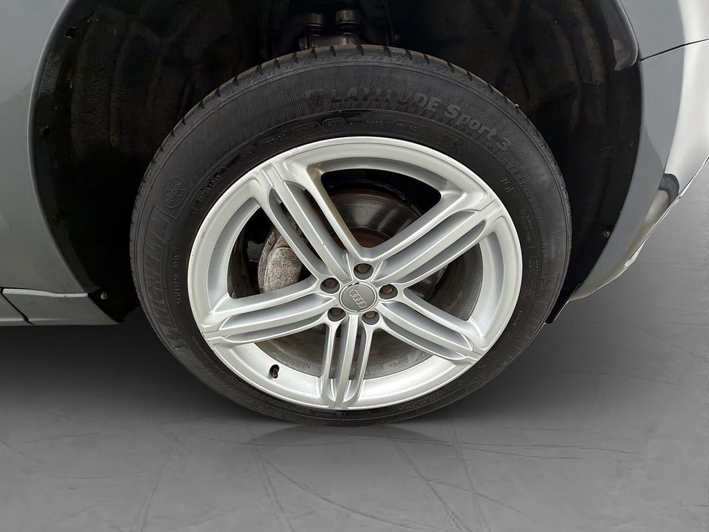 Vehicle Image 30