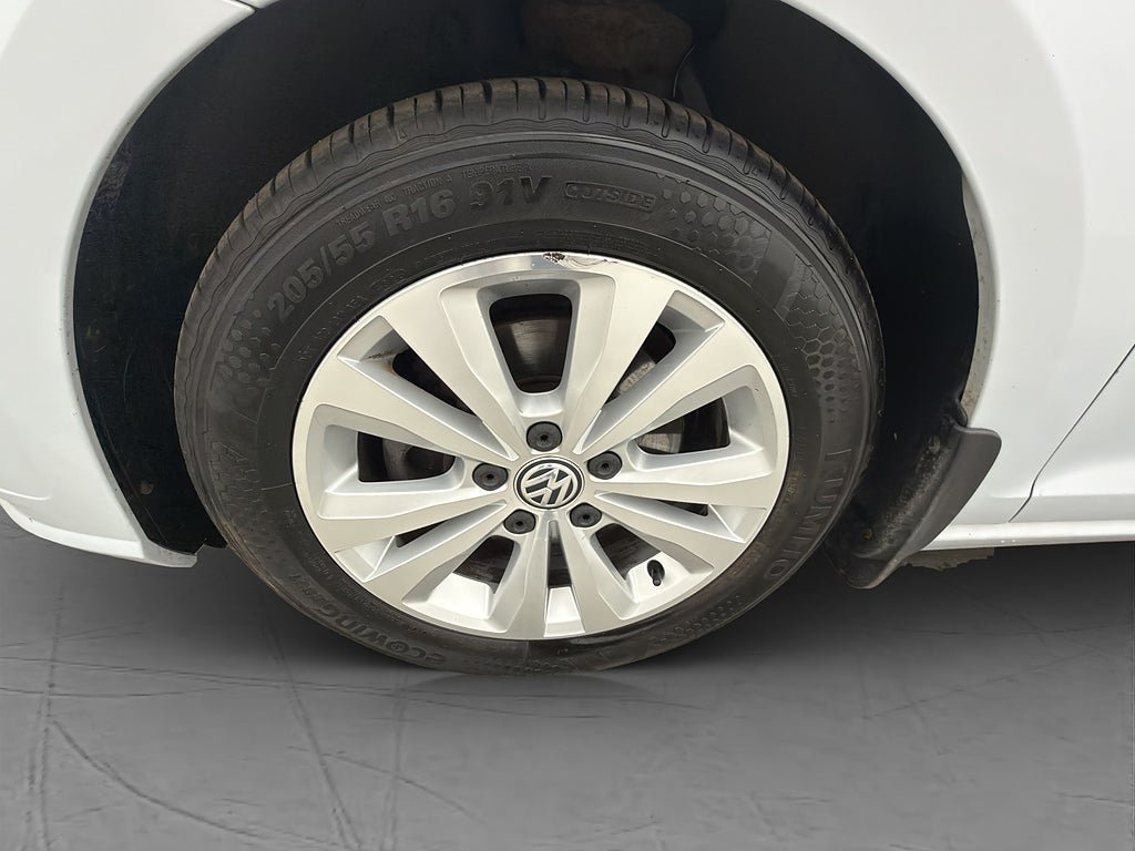 Vehicle Image 28