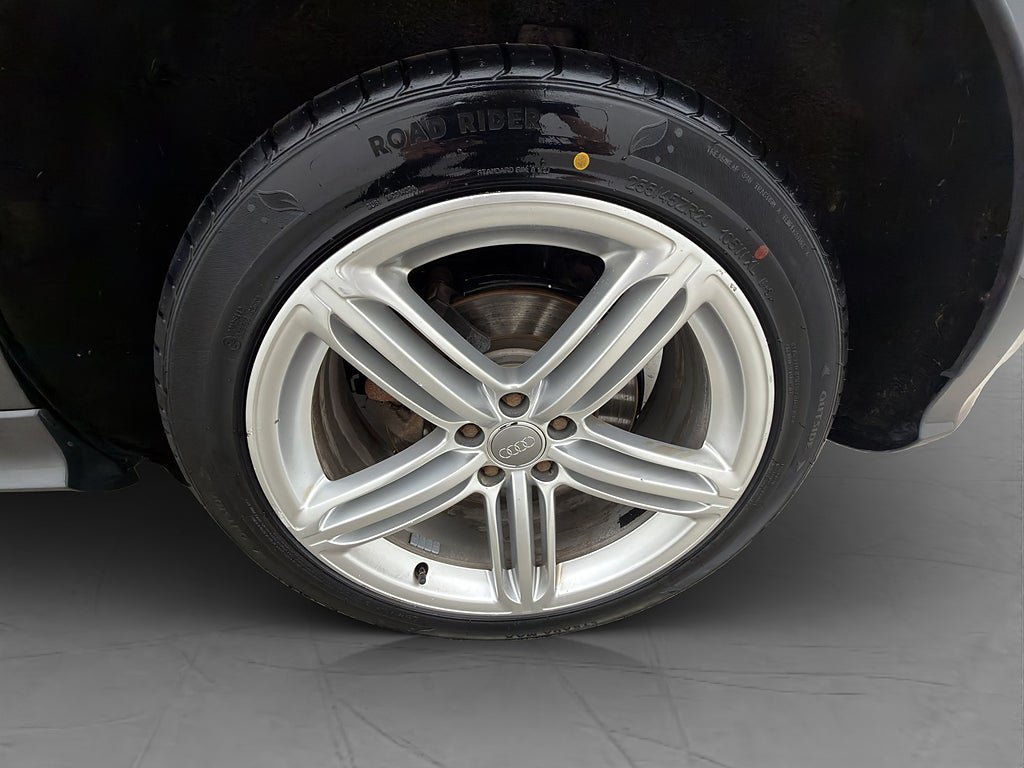 Vehicle Image 32