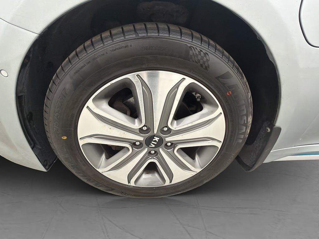 Vehicle Image 38