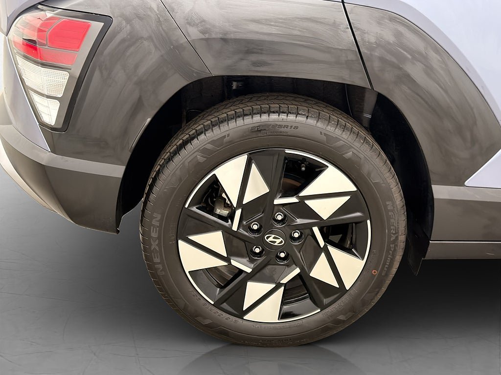 Vehicle Image 30