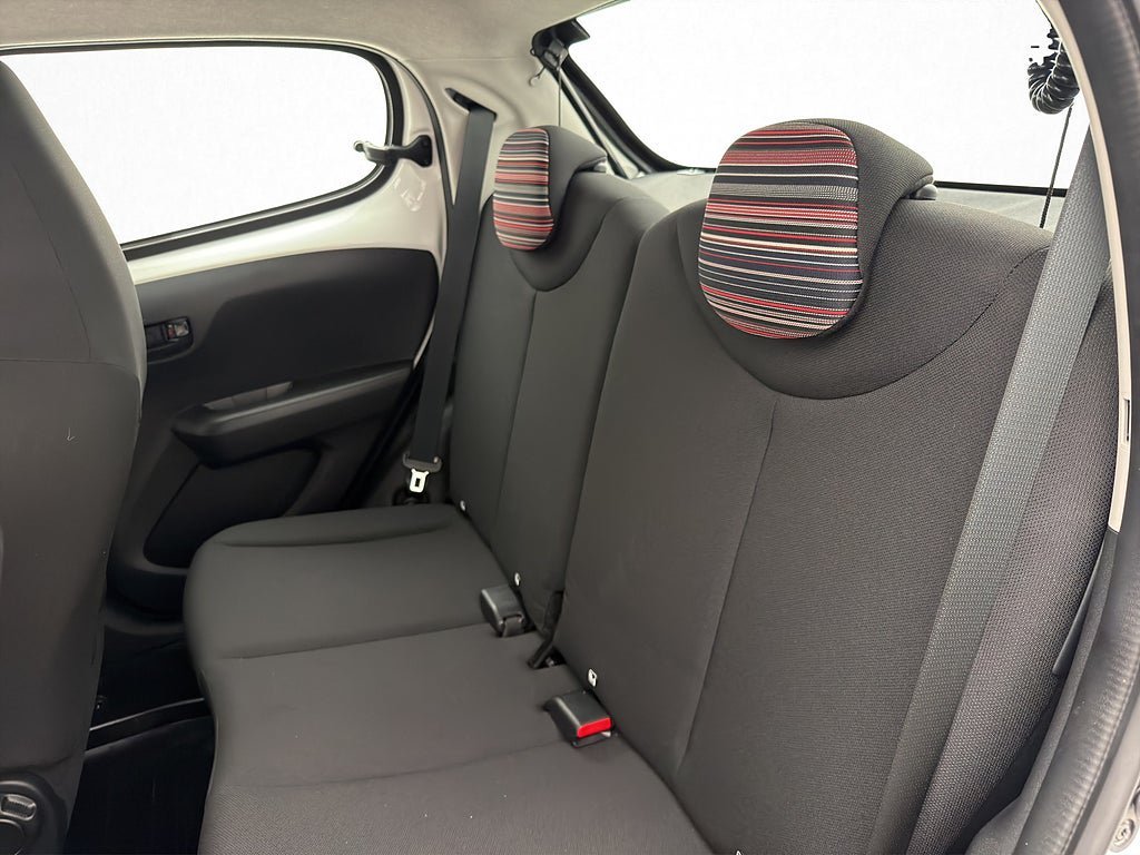 Vehicle Image 22