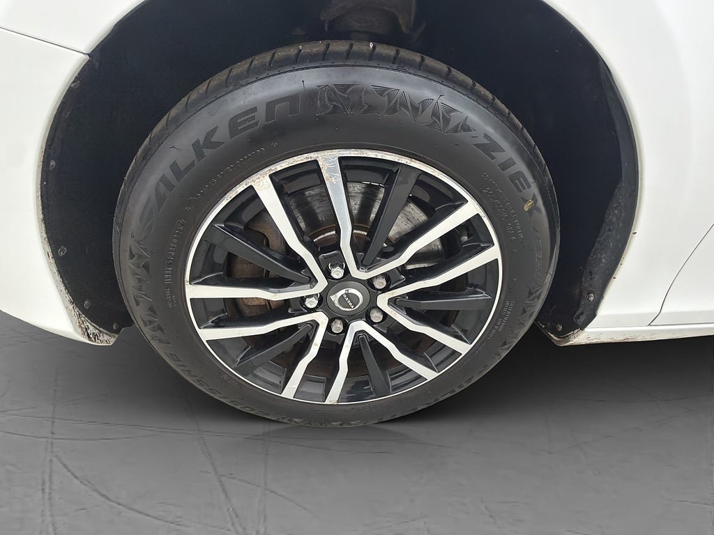 Vehicle Image 30