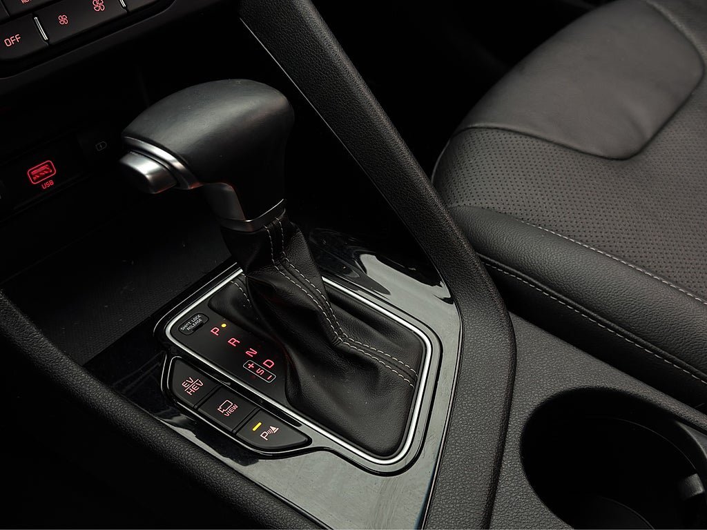 Vehicle Image 24
