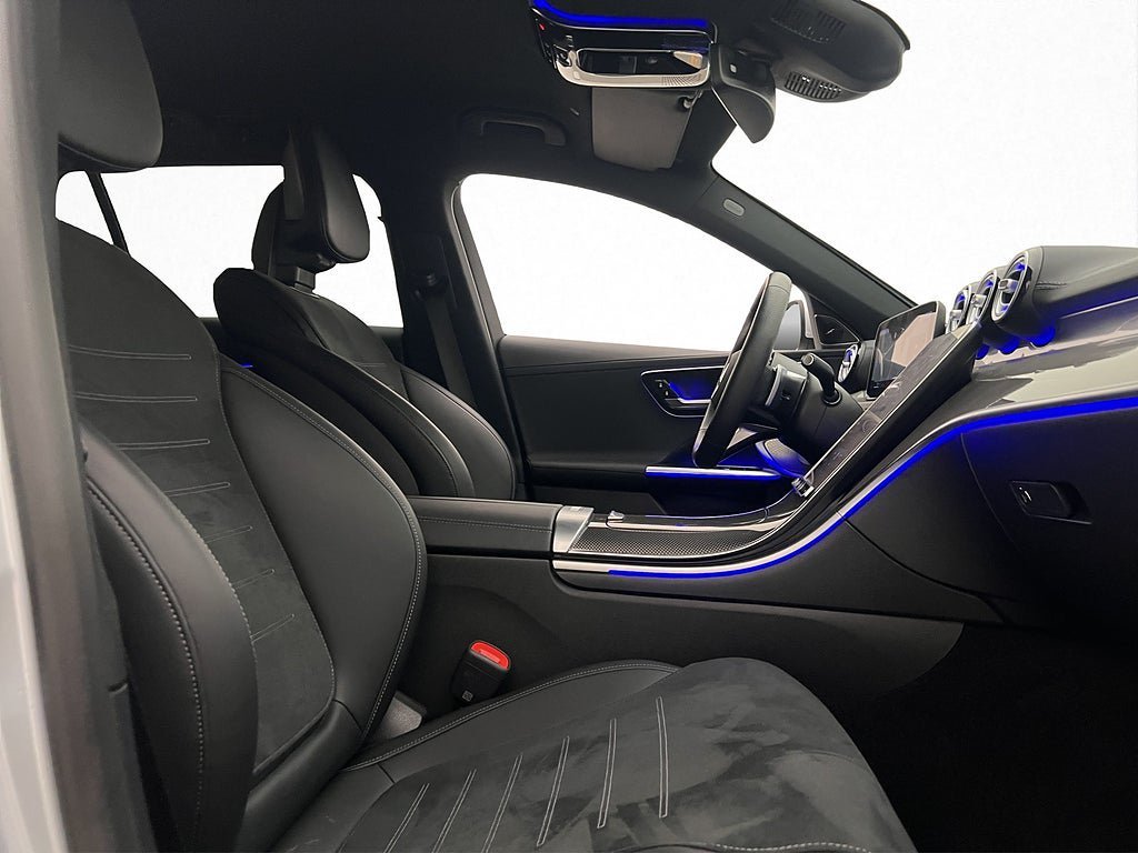 Vehicle Image 32